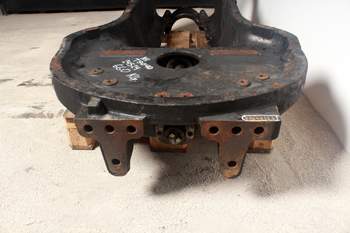 salg af New Holland T8040  Front axle support