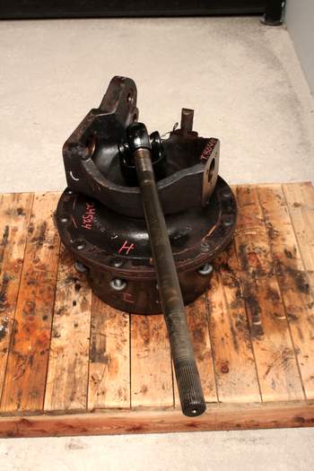 salg af New Holland T8040 RIGHT Front axle final drive