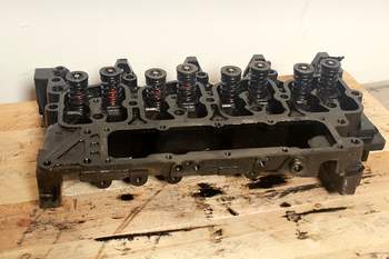 salg af New Holland LB115  Cylinder head