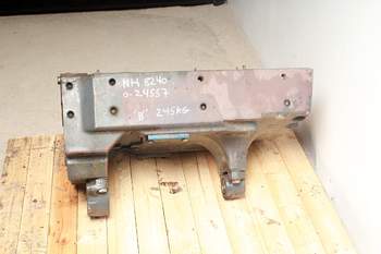 salg af New Holland 8240  Front axle support