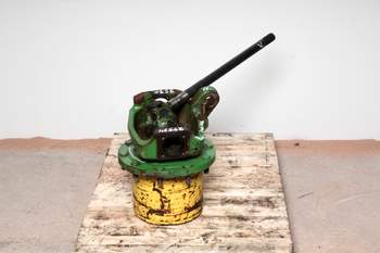 salg af John Deere 7530 RIGHT Front axle final drive