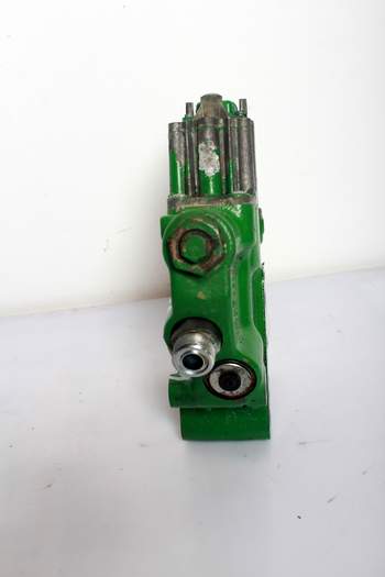 salg af John Deere 7530  Hydraulic lift valve