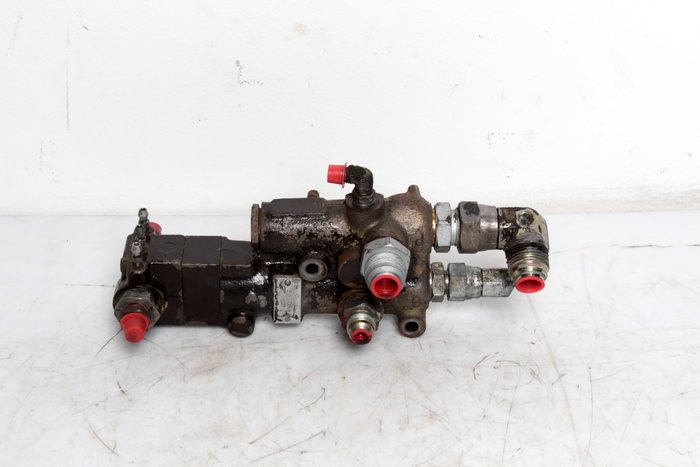 Anh gerbremse Ventil Hydraulisch New Holland M115 Gebrauchte anh-gerbremse-ventil-hydraulisch-new-holland-m115-gebrauchte