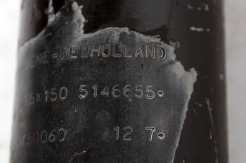 salg af Begagnade lyftcylindrar New Holland M115 VÄNSTER