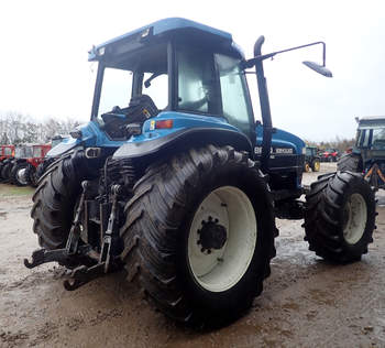 salg af New Holland 8670 traktor