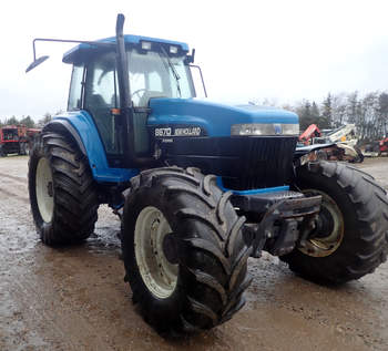 salg af New Holland 8670 traktor