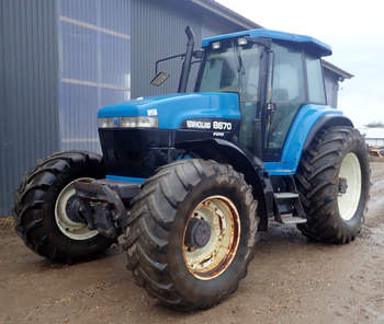 salg af New Holland 8670 tractor