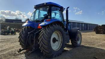 salg af New Holland TG285 traktor