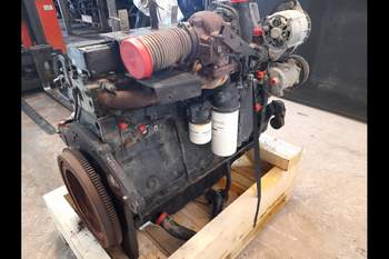 salg af Motor New Holland TG285 