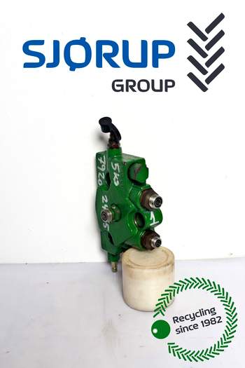 salg af John Deere 7920  Remote control valve