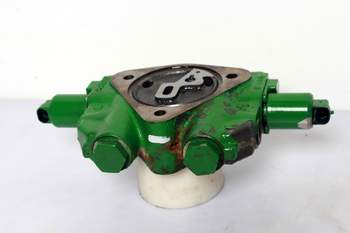 salg af John Deere 7920  Remote control valve