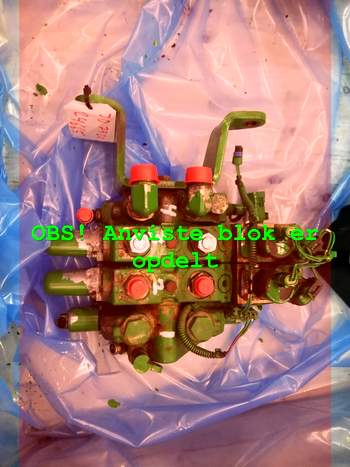 salg af John Deere 7920  Remote control valve