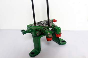 salg af John Deere 7920  Remote control valve