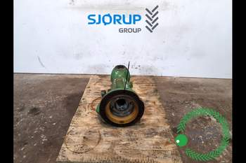 Foraksel rør John Deere 7920 HÖGER