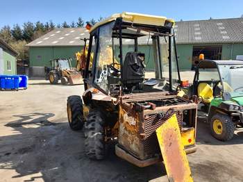 salg af Traktorgrävare JCB 2 CX 