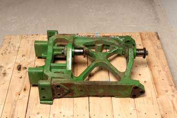 salg af John Deere 6420  Front axle support