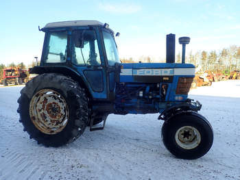 salg af Ford 8210 tractor