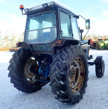 salg af Ford 8210 traktor