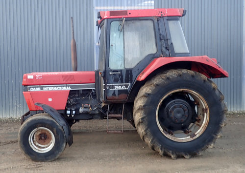 salg af Case 745 XL tractor