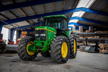 salg af John Deere 6900 traktor