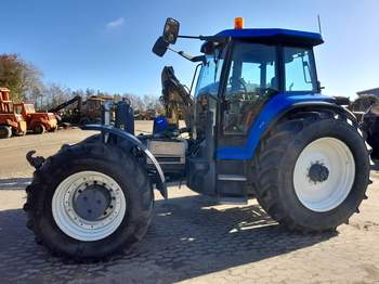 salg af New Holland 8970A traktor