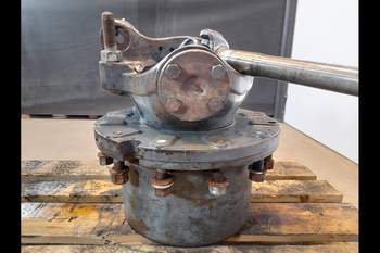 salg af New Holland 8970A LEFT Front axle final drive