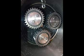 salg af New Holland 8970A LEFT Front axle final drive