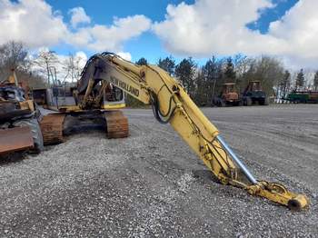 salg af New Holland E215 B  Excavator