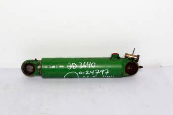 salg af John Deere 3640 RIGHT Lift Cylinder