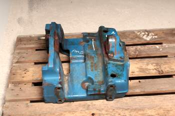 salg af Ford 4830  Front axle support