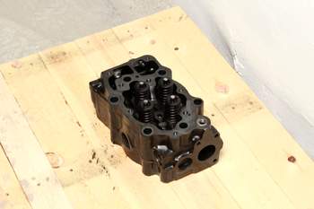 salg af Liebherr A900  Cylinder head