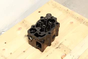 salg af Liebherr A900  Cylinder head