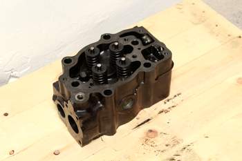 salg af Liebherr A900  Cylinder head