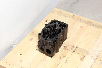 salg af Liebherr A900  Cylinder head