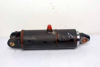 salg af Case CS130 LEFT Lift Cylinder