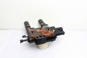 salg af Case MX100C  Remote control valve