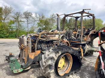salg af John Deere 8330 tractor