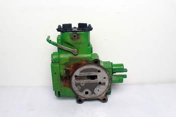 salg af John Deere 8330  Remote control valve