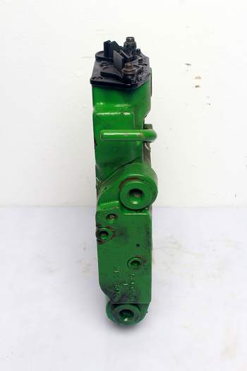 salg af John Deere 8330  Remote control valve