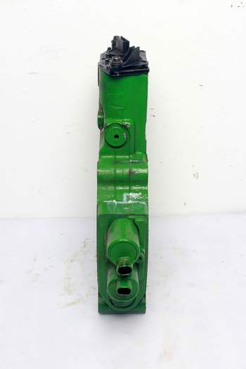 salg af John Deere 8330  Remote control valve