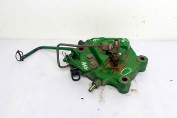 salg af John Deere 8330  Remote control valve