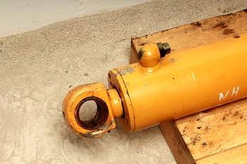 salg af Hydraulisk Cylinder New Holland 95 