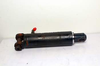 salg af Massey Ferguson 8250 LEFT Lift Cylinder