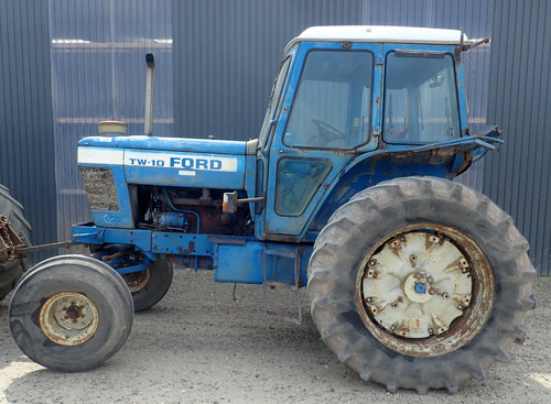 salg af Ford TW10 traktor