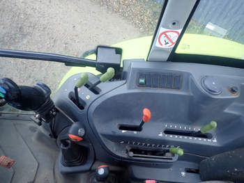 salg af Claas Axos 340 traktor