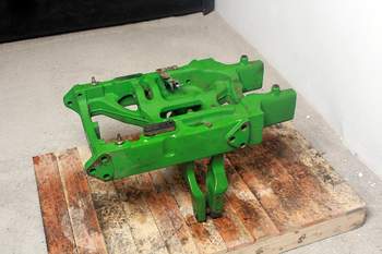 salg af John Deere 6155R  Front axle support