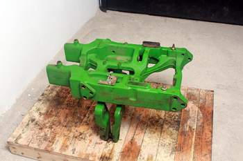 salg af John Deere 6155R  Front axle support