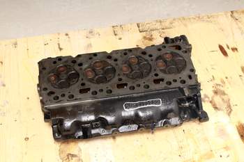 salg af New Holland T6.140  Cylinder Head