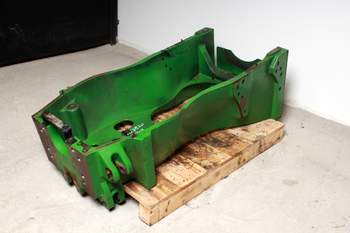 salg af John Deere 7820  Front axle support