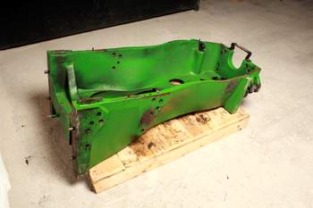 salg af John Deere 7820  Front axle support